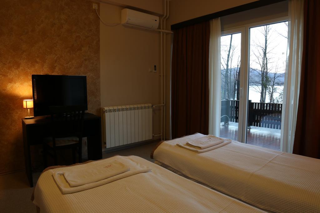 Hotel Jezero Μπορ Εξωτερικό φωτογραφία