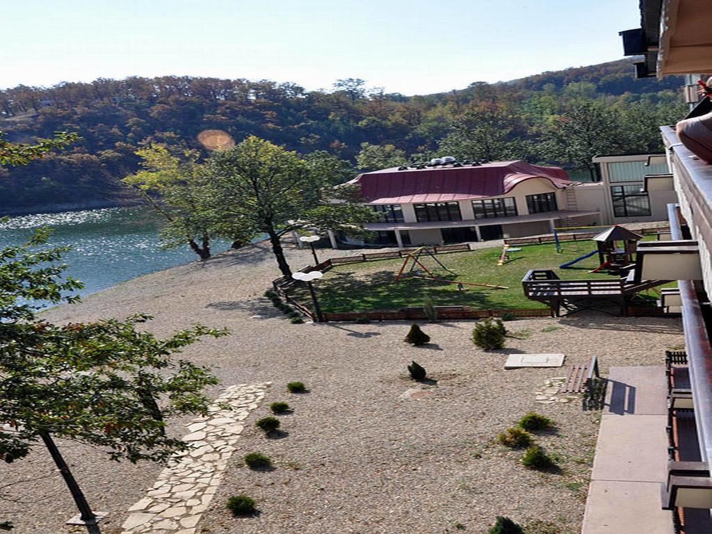 Hotel Jezero Μπορ Εξωτερικό φωτογραφία